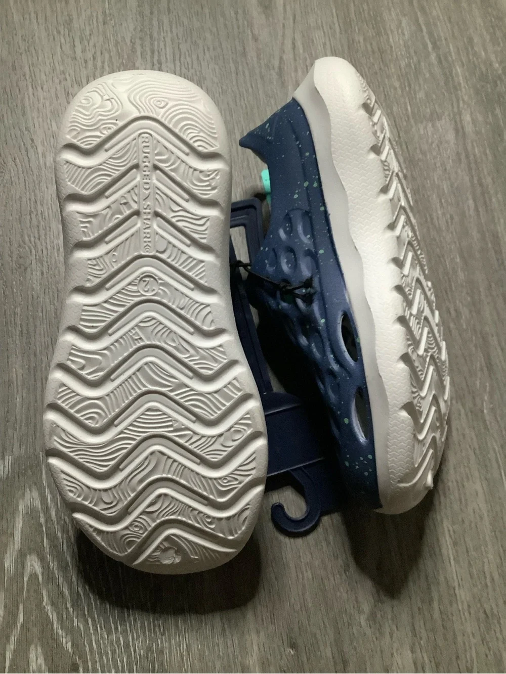Rugged Shark Kids Navy Water Shoes with Green Speckle Accent - Size 12
